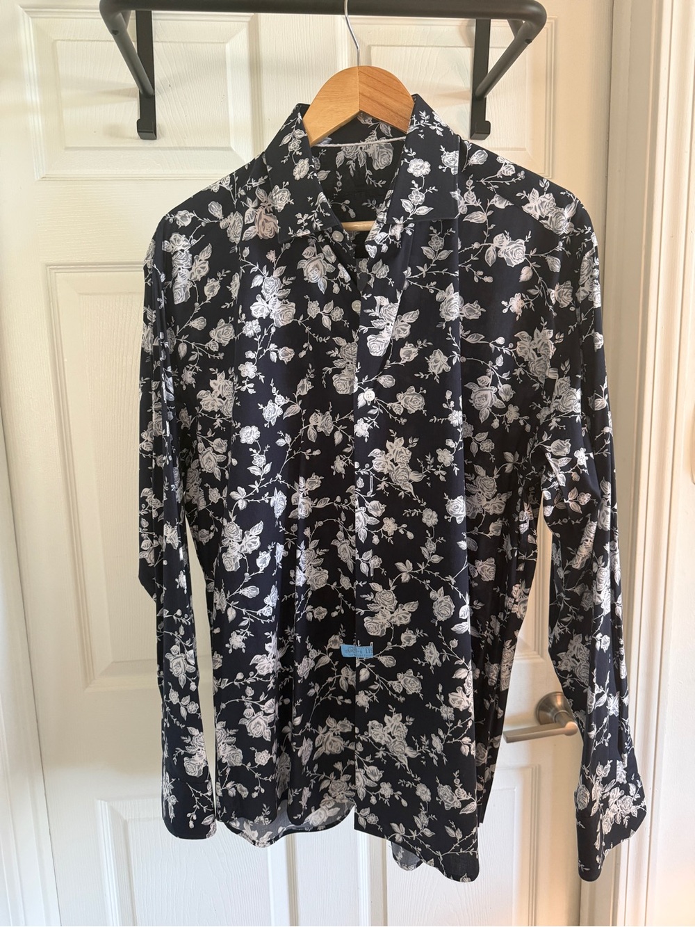 Bertigo Men's Midnight Blue and White Rose Shirt